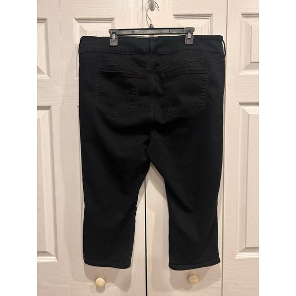 Torrid Black Crop Jegging Size 22 - Picture 7 of 10